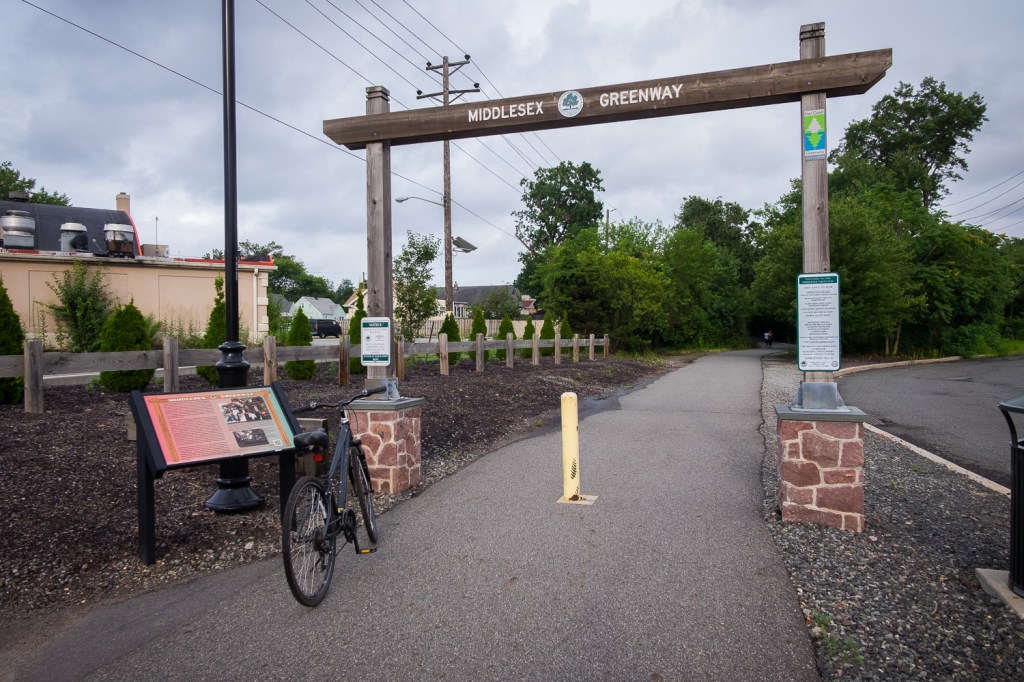 The Middlesex Greenway entrance at Woodbridge Avenue.